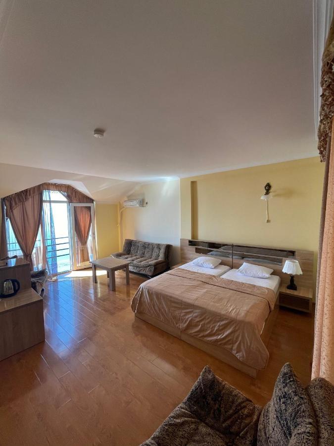 Hotel Lazuri In Kvariati Luaran gambar