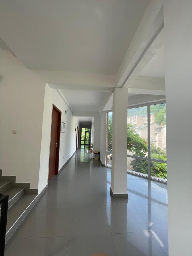 Hotel Lazuri In Kvariati Luaran gambar