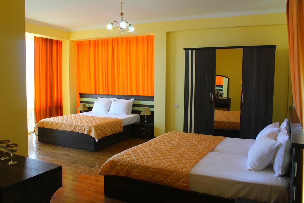 Hotel Lazuri In Kvariati Luaran gambar