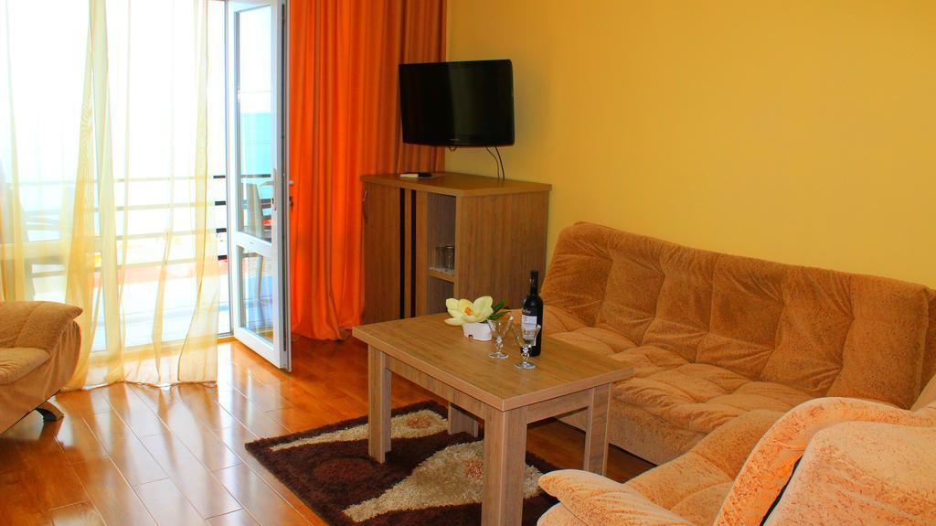 Hotel Lazuri In Kvariati Luaran gambar